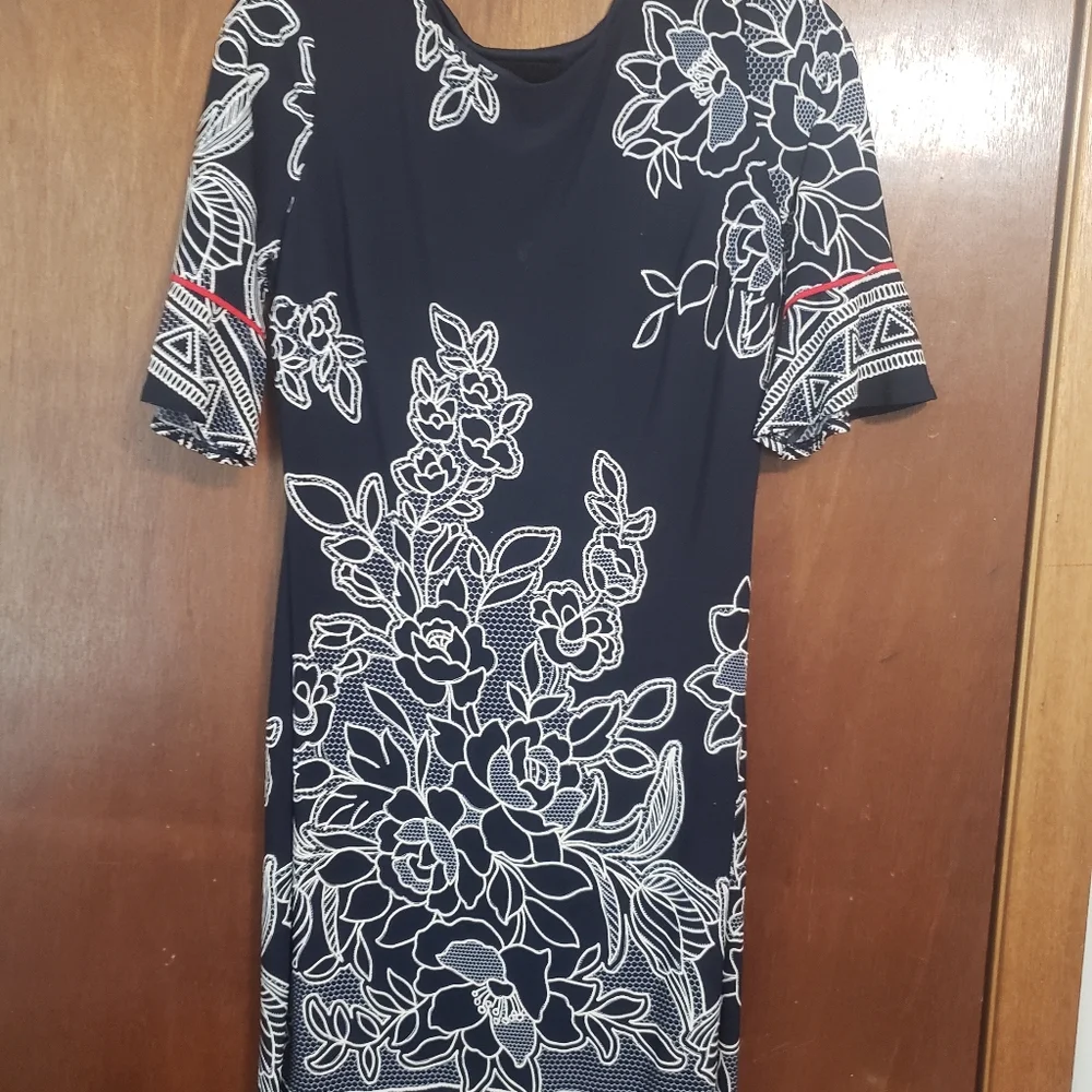 Dress - Picture 1 of 4